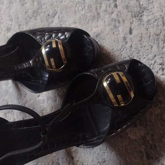 Fendi Platform Shoes - Picture 3 of 5